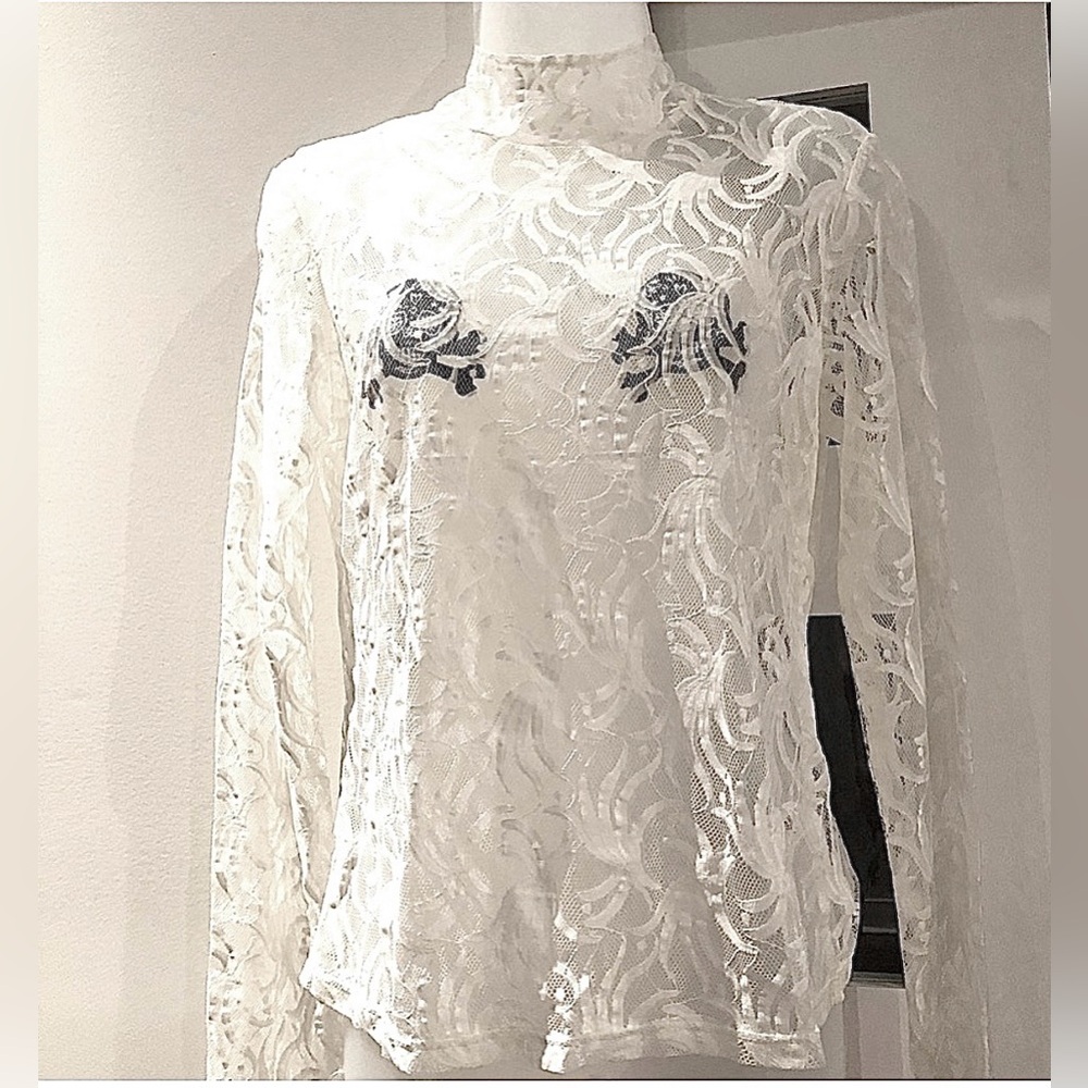 Plume Lace - Top - Picture 5 of 5
